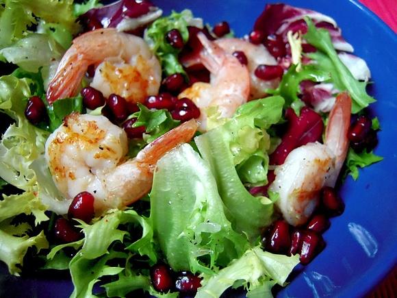 Sałatka z grillowanymi krewetkami