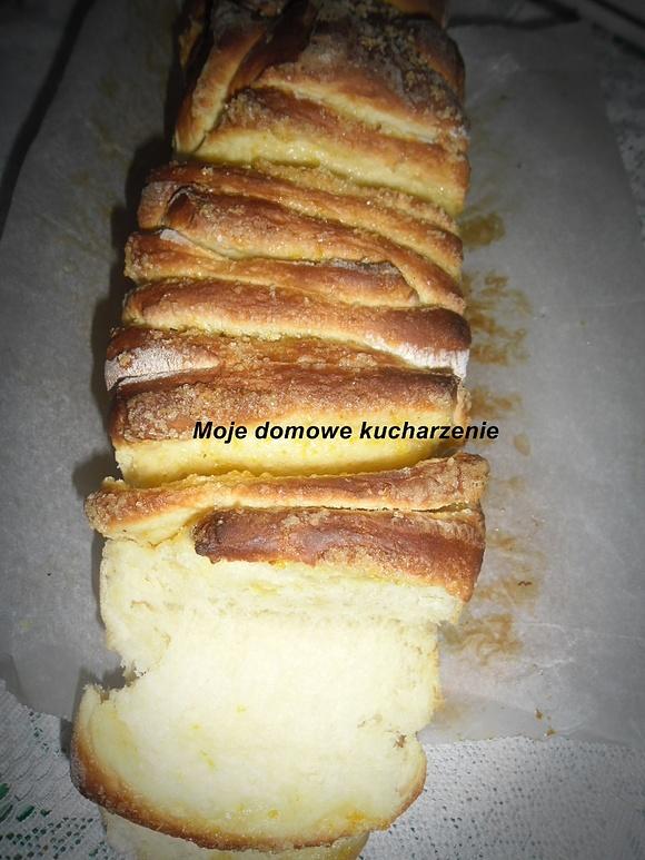 Pomarańczowa drożdżówka do odrywania