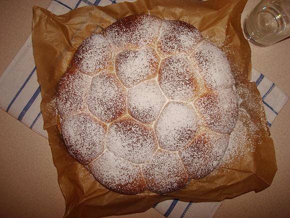Buchty drożdżowe z nadzieniem i lukrem