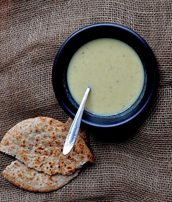 Zupa z pieczonego kalafiora i curry