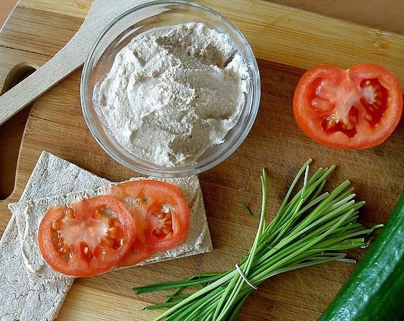 Pasta kanapkowa z tuńczyka i serka wiejskiego