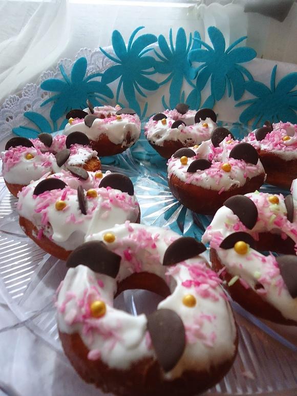 Doughnuts Amerykańskie pączki z dziurką