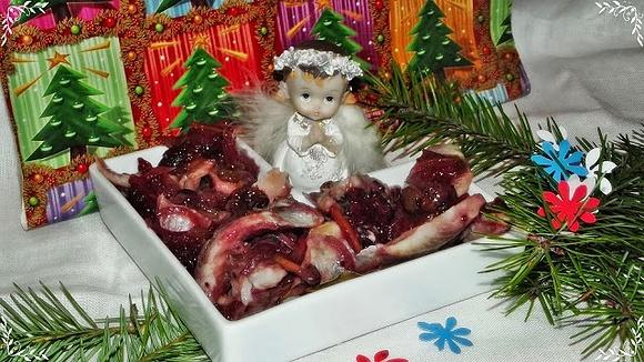 Śledź z porzeczkami w oleju rzepakowym