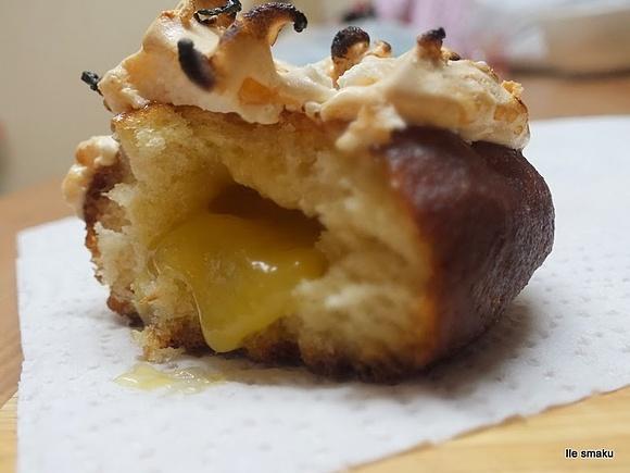 Pączki królewskie z bezową koroną i cytrynowym nadzieniem