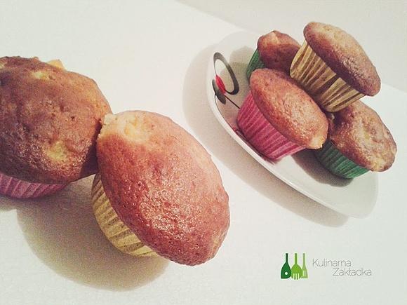 Muffinki z brzoskwiniami