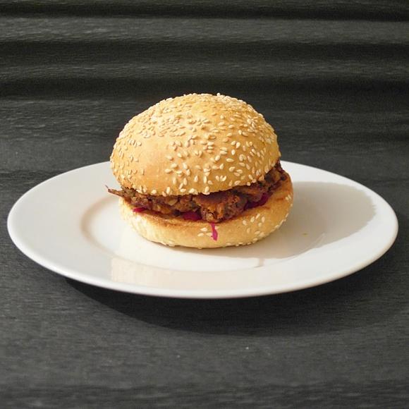 Wege burgery z czarnej fasoli i marchwi