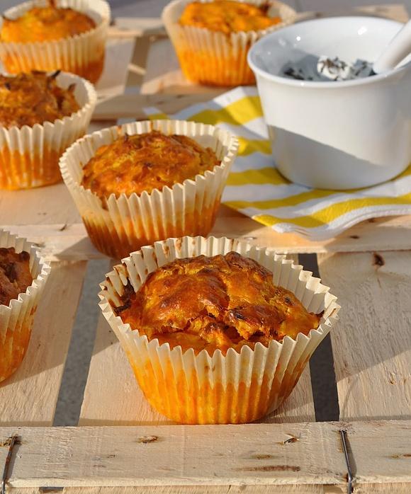 Zdrowe muffiny marchewkowe z kurkumą i szafranem