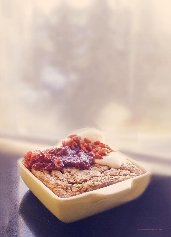 Jabłkowo-marchewkowe ciasto na słodko z ricottą i tahini