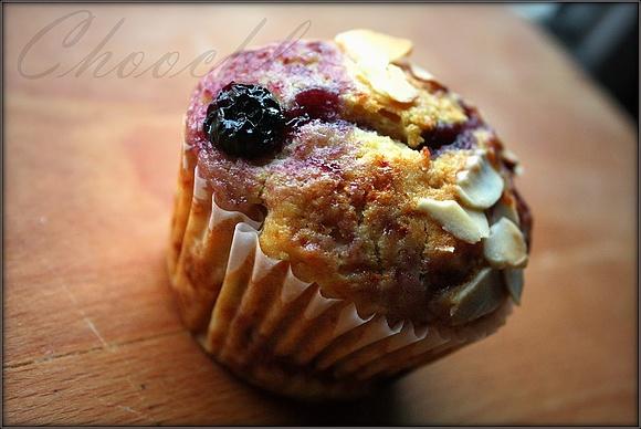 Muffiny gruszkowe z konfiturą i migdałami