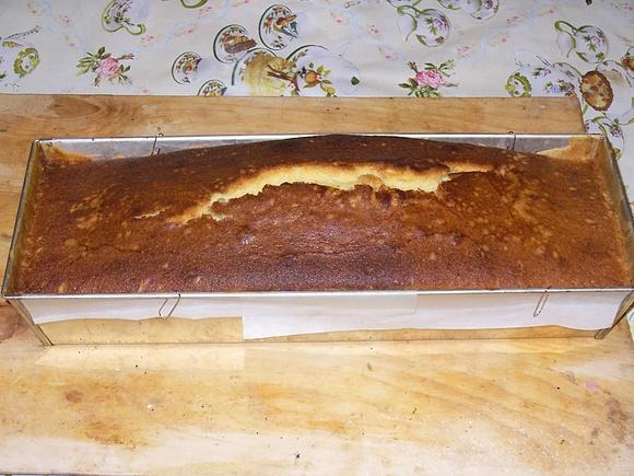 Keks z owocami - pyszne ciasto z owocową mieszanką