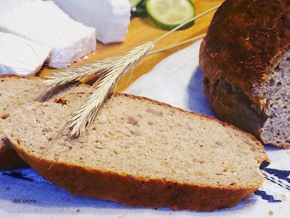 Razowiec - zdrowy pełnoziarnisty chleb na zakwasie