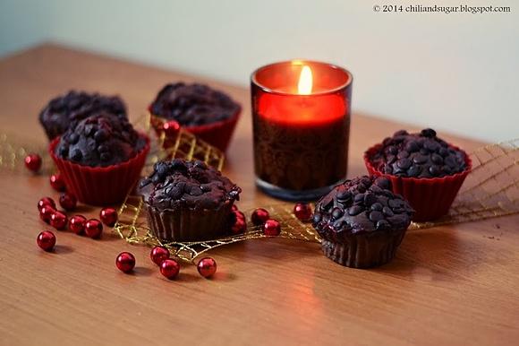 Czeko muffinki z czekoladą i malinkami na Walentynki