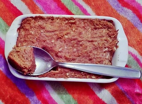 Jedno-porcjowe ciasto marchewkowo-jabłkowe z cynamonem