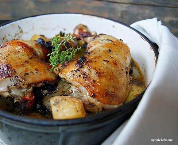Casserole z kurczakiem, ziemniakami i czarną fasolą