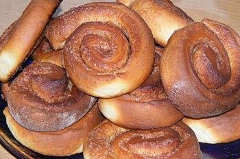 Rollsy cynamonowe ślimaczki zawijasy - szybka słodka przekąska