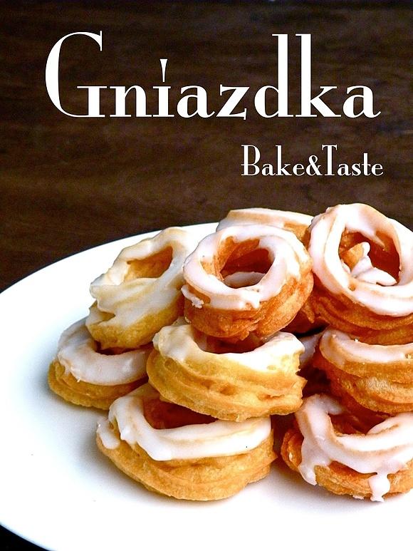 Gniazdka pączki z dziurką