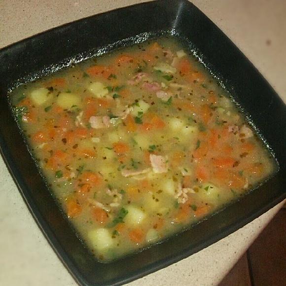 Babcia zupa marchewkowo-ziemniaczana