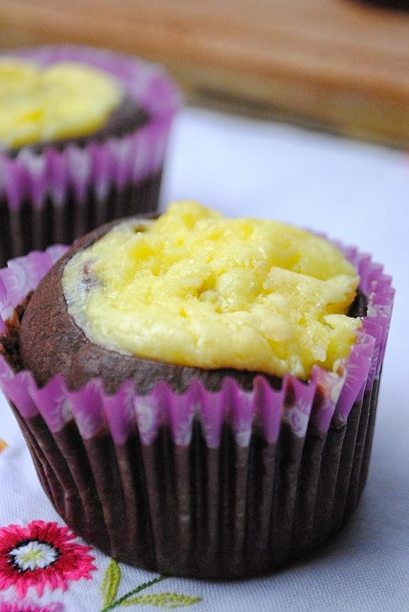 Black bottom cupcakes bezglutenowe z czekoladą i serem