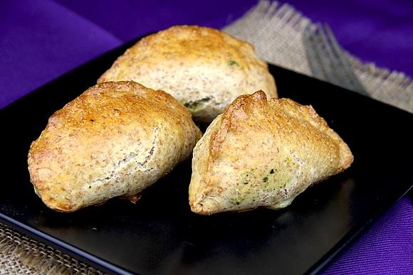 Libańskie pierożki ze szpinakiem i mozzarellą