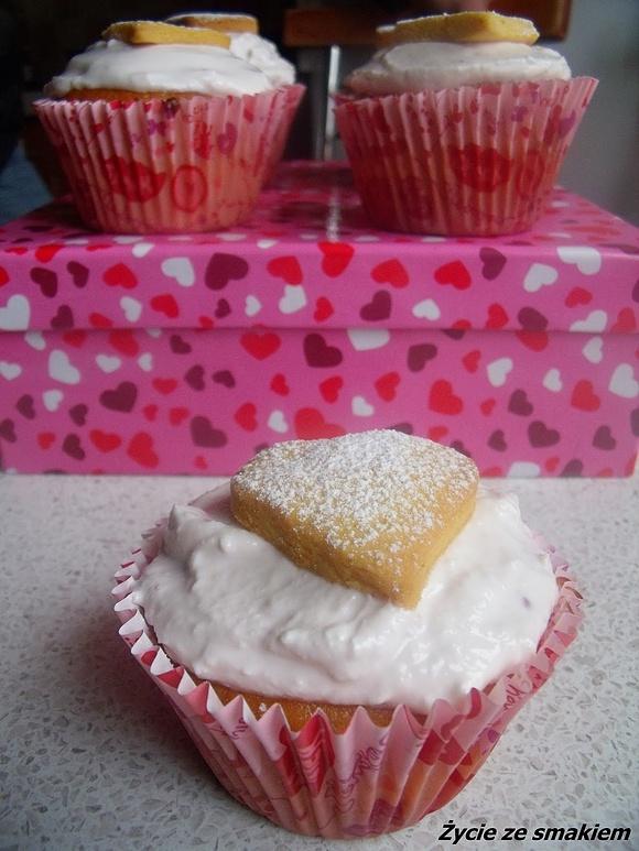 Muffiny z truskawkami od serca