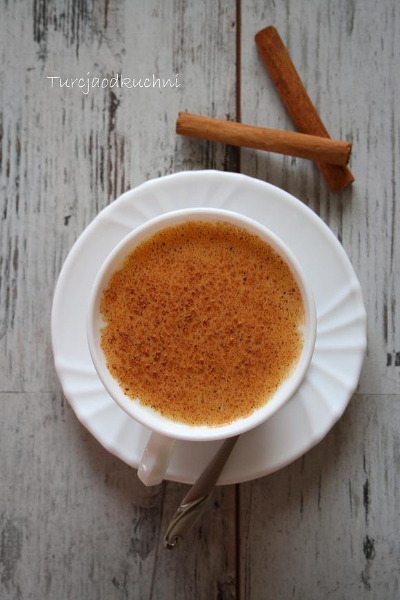 Napój a la salep z mleka i mąki ryżowej