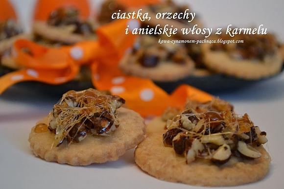 Ciastka z orzechami i włosami anielskimi z karmelu