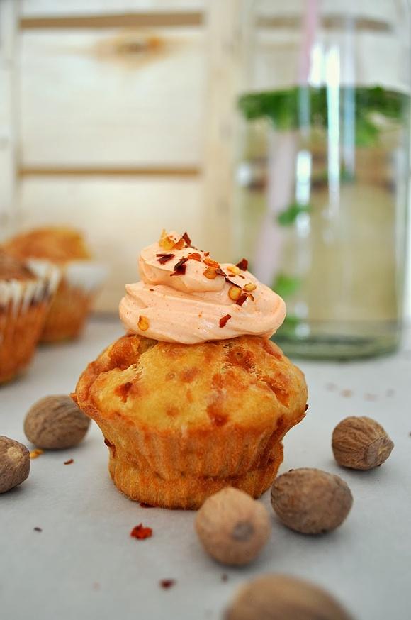 Zdrowy kąsek: Muffiny z fenkułem, serem cheddar i pikantnym kremowym serkiem