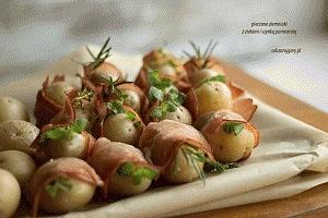 Pieczone ziemniaki z ziołami i szynką parmeńską