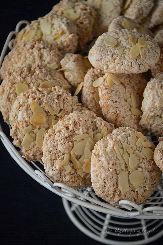 Makaroniki migdałowo-kokosowe