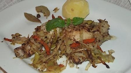 Udka z kurczaka w czerwonym winie z warzywami