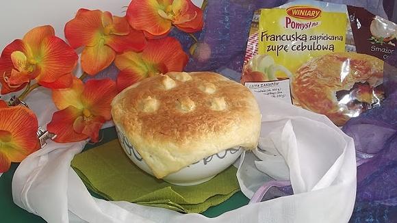 Zapiekana zupa cebulowa z dodatkami