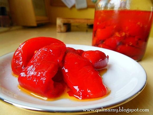 Pieczona papryka marynowana z czosnkiem