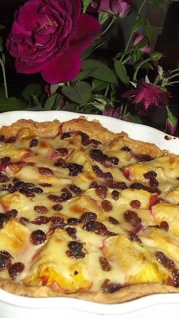 Krucha tarta z nektarynkami