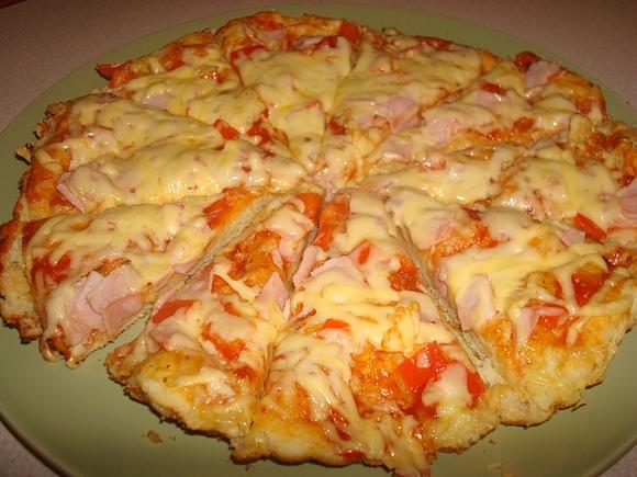 Moja ulubiona pizza na drożdżowym spodzie z serem