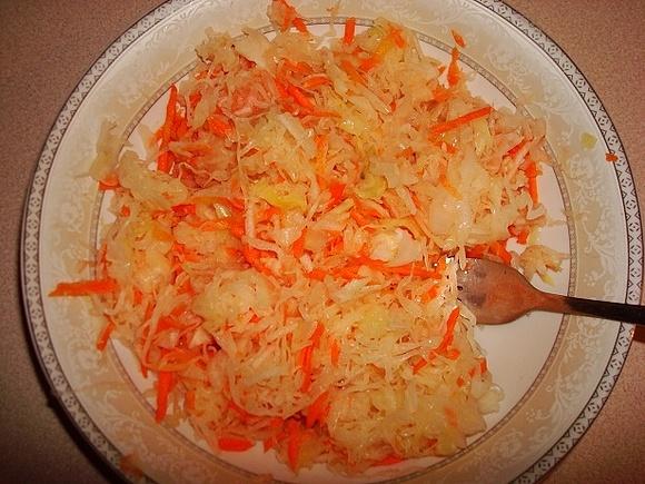 Surówka z kiszonej kapusty