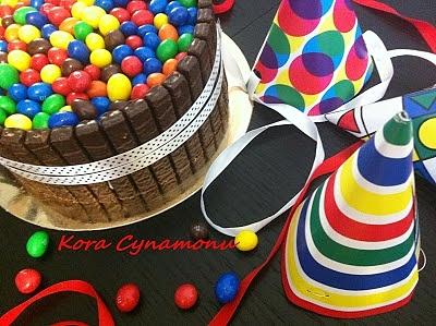 Tort m&m na imieniny dla Dorotki