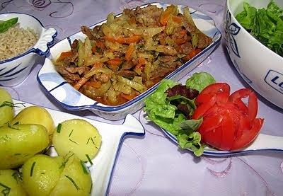 Wieprzowina teriyaki z kalarepką