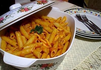 Kalmary w sosie czosnkowym z makaronem penne