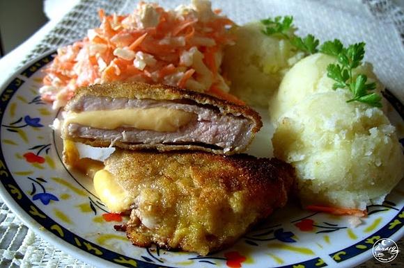 Schabowe kieszonki z żółtym serem