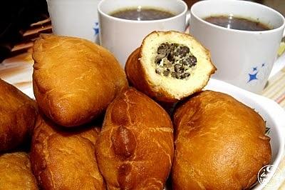Drożdżowe pierożki z grzybami