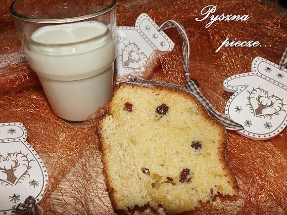 Babka drożdżowa z rodzynkami przepis na mięciutką i wilgotną wypiek