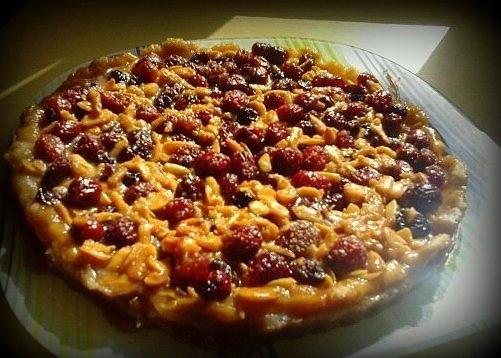 Tarta z żurawiną i migdałami
