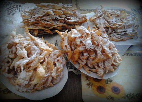 Tłusty czwartek przepisy na pączki i faworki
