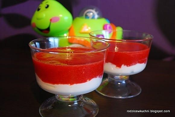 Jogurt grecki z truskawkami dla dziecka po 11 miesiącu