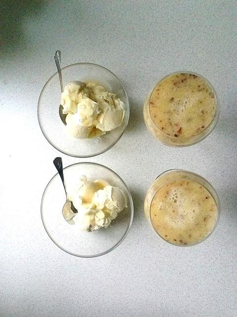 Prosecco z brzoskwinią - deser musujący z mascarpone i migdałami