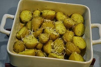 Ziemniaki pieczone z rozmarynem i parmezanem