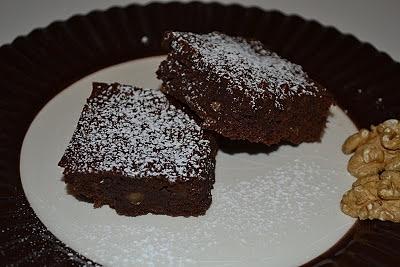 Brownie czekoladowe z orzechami