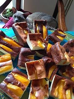 Sernik bez glutenu z mango
