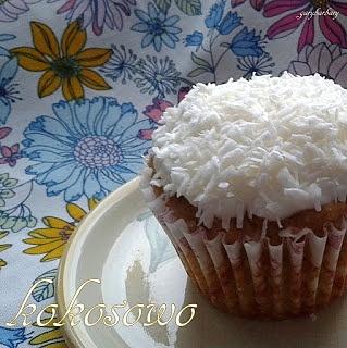 Kokosowe muffiny z ananasem i miodem