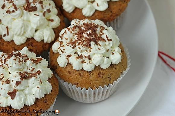 Muffiny czekoladowe z kremem